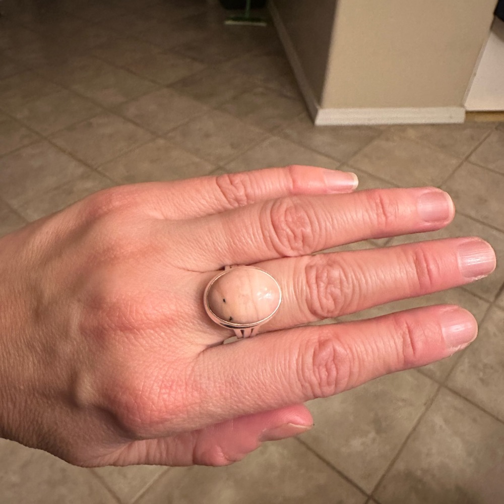 Solid Sterling Silver Size 8 Moonstone Barely Worn - image 8